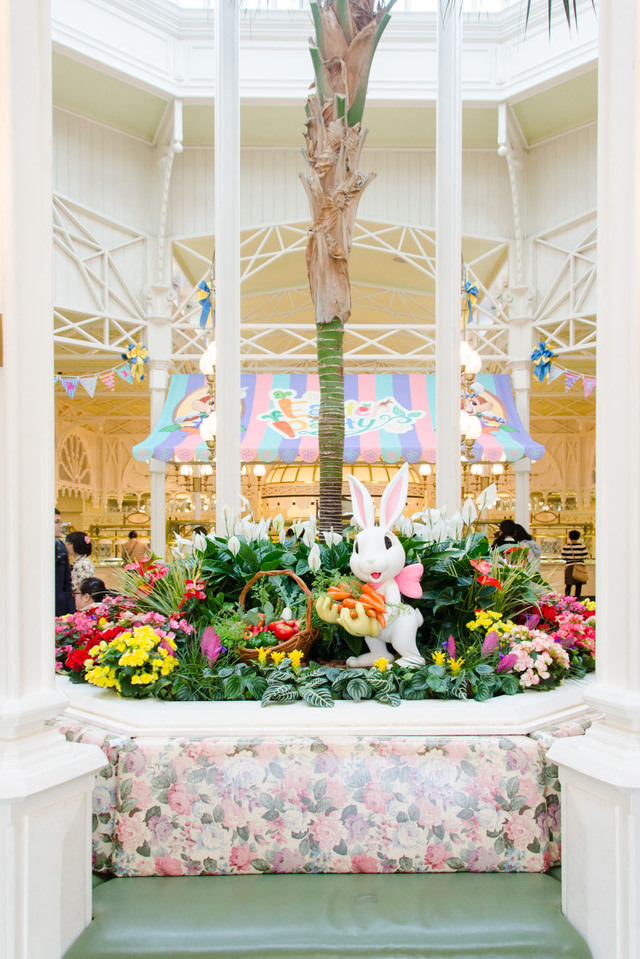 2016年「ディズニー・イースター」デコレーション｜東京ディズニーランド「クリスタルパレス・レストラン」