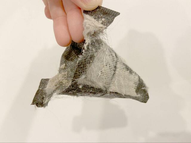 【アイリスオーヤマ 布団クリーナーハイパワー】こまめに掃除していた寝具周りの汚れがこちら…！