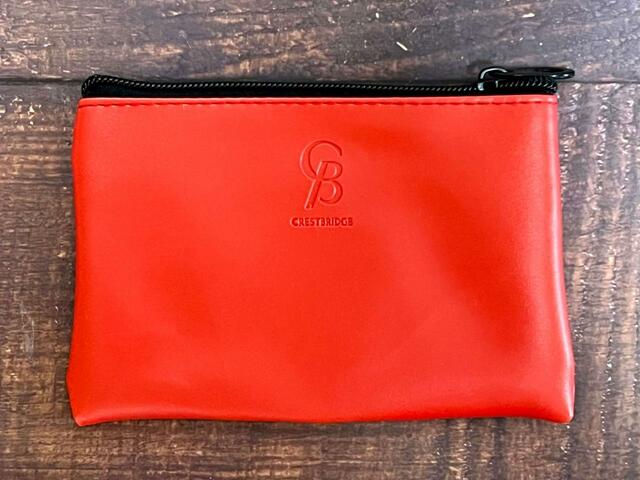 『sweet（スウィート）5月号』中サイズも背面に「CB」ロゴの型押しが！