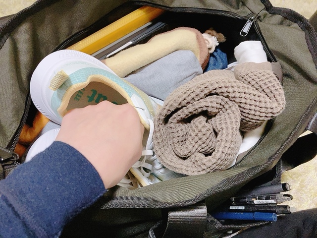 【ワークマン マルチポケット トートバッグ】ジム用の運動靴やバスタオルも入りました