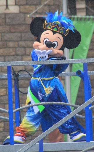 ただただかっこいいミッキーをお楽しみください