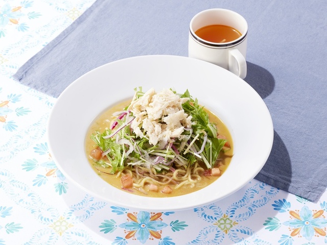 「蒸し鶏とシャキシャキ生野菜の濃厚ごまだれ冷やし麺ランチ」【税込869円】【ココス夏のランチメニュー】
