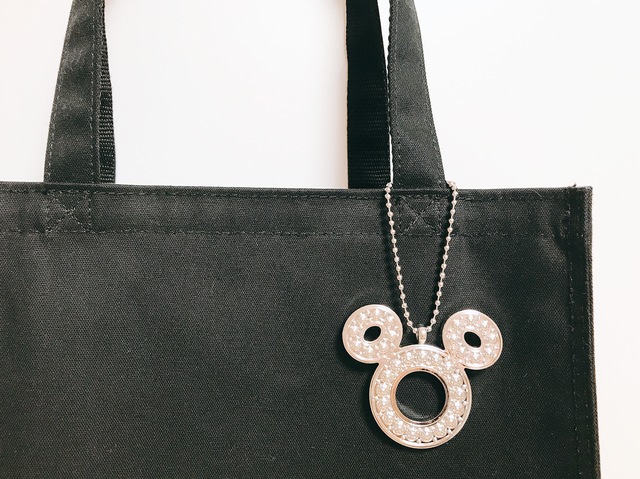 バッグチャームにしても素敵