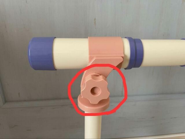 【3COINS＋plus　望遠鏡／KIDS外遊び】角度を調整するネジ