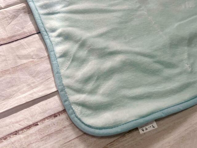 ミントがかった淡いブルーがかわいい♪