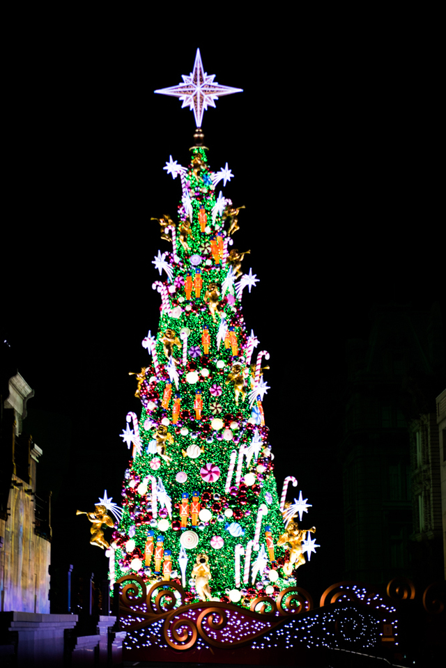 新クリスマス・ツリー｜ユニバーサル・スタジオ・ジャパン