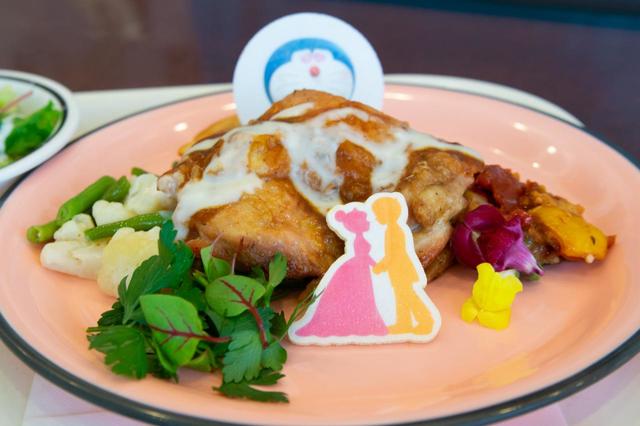 ドラえもんプレートセット〜のび太としずかちゃんのウェディング〜 2,100円