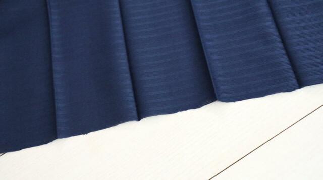 【ニトリ  フリーカット間仕切りカーテン】切った後は多少の凹凸するも使用には問題なし