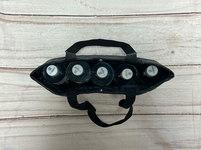 550mlのペットボトルが5本収納できます