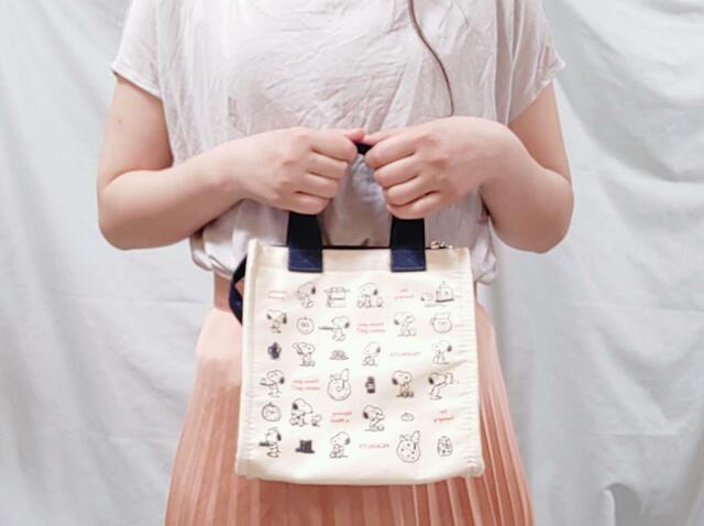 手で持つとこんなサイズ感です