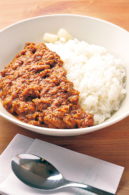 コスギカレー（武蔵小杉）　オリジナルチキンカレー 800円　野菜の水分だけで仕上げた濃厚な味わい。香ばしいチキンとじんわり響くスパイスが絶妙。