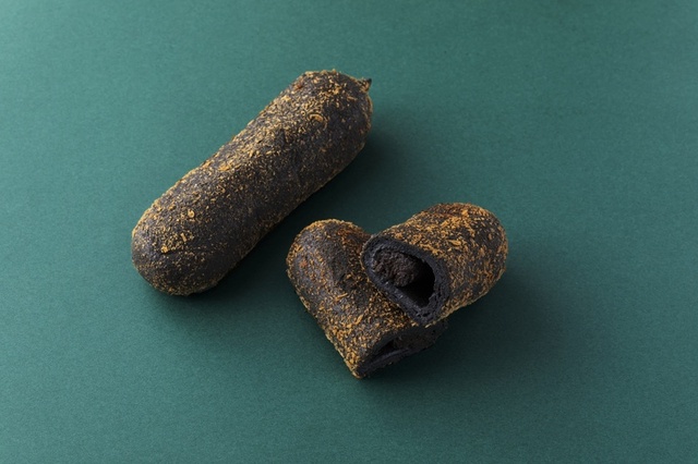 ブラックカレーパン