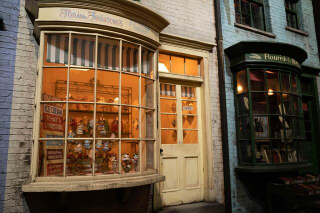 ダイアゴン横丁｜ワーナー ブラザース スタジオツアー東京 メイキング・オブ・ハリー・ポッター