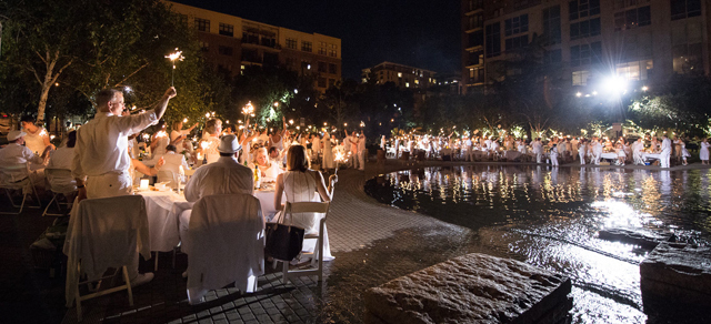 超優雅な“白”で統一されたパーティー「ディネ・アン・ブラン」