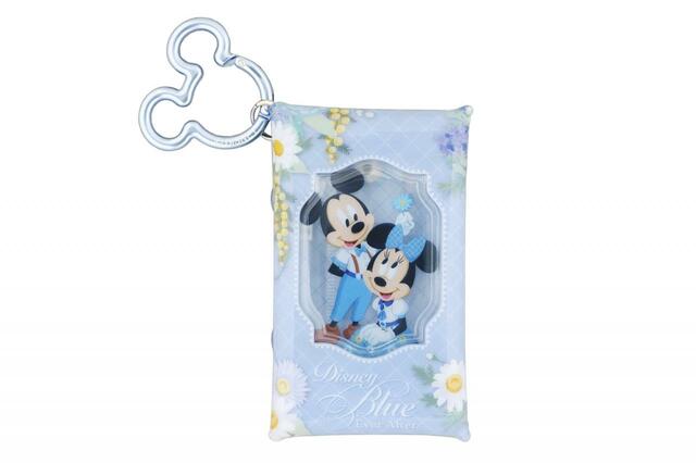カラビナ（ケース付） 2,000円｜サイズ：（マルチケース）縦約12×横7cm（スライダーケース）縦約10×横約7cm｜東京ディズニーリゾート「Disney Blue Ever After」グッズ｜発売日：2023年5月25日（木）｜販売店舗：東京ディズニーランド「ディズニー＆カンパニー」、東京ディズニーシー「ベッラ・ミンニ・コレクション」