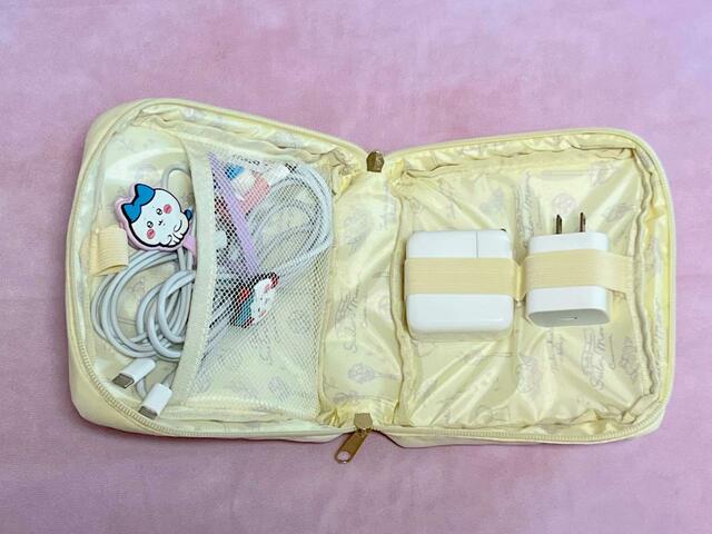 【3COINS×セーラームーン】MacBook AirとiPhoneの充電器とケーブルを入れてみました♪