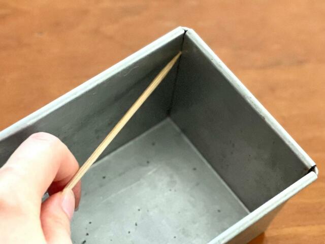 金属製の型だと、どうしても継ぎ目にも生地が入り込んでしまうのが悩みでしたが…