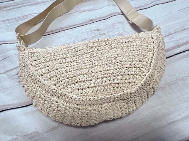 ペットボトルを入れるとこのくらいの厚みになります