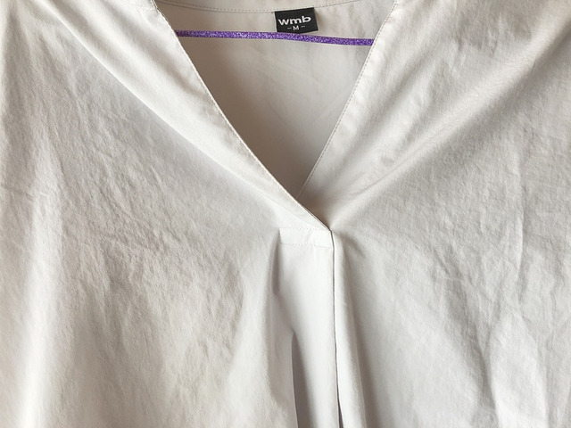 【ワークマン レディースシーンレスブラウス】デコルテがキレイに見えるスキッパーデザイン