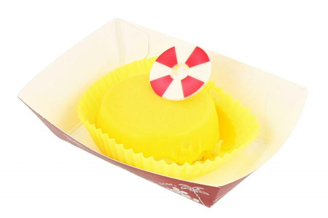 チーズケーキ 550円|提供店舗:東京ディズニーランド 「プラズマ・レイズ・ダイナー」|東京ディズニーリゾート「SuiSui Summer」スーベニア付きメニュー