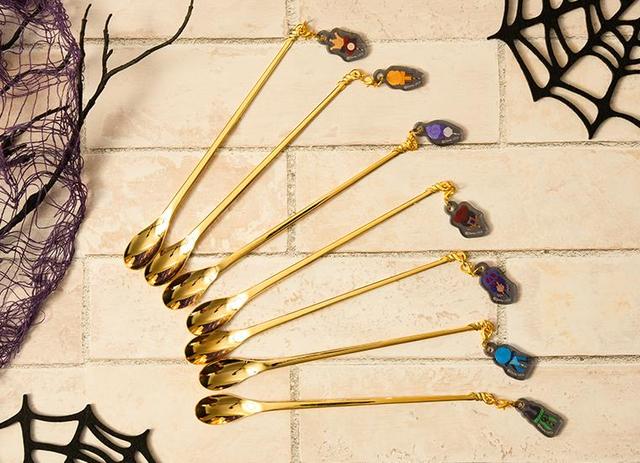 チャーム付きマドラー 900 円（税込 990 円） 