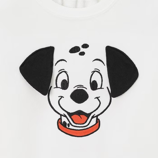 BABY(TODDLER)カンタンスウェットプルオーバー(長袖)｜1,490円｜GUディズニー「101匹わんちゃん」「ダンボ」「ライオン・キング」キッズコレクション