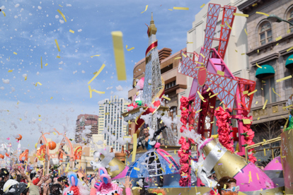 USJ】ミニオン大量発生! 15周年イベント黄色いヤツらのパレード