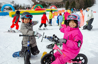 子連れスキー】雪山デビューにもぴったり！「車山高原 SKYPARKスキー場