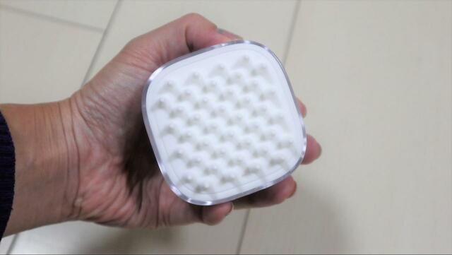 【Cheerble 猫ブラシ 猫ちゃんのご褒美エステ キャンディ】手馴染みのいいサイズ感