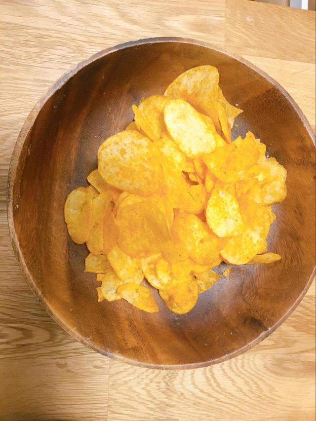 ポテトチップス　濃厚コンソメ味