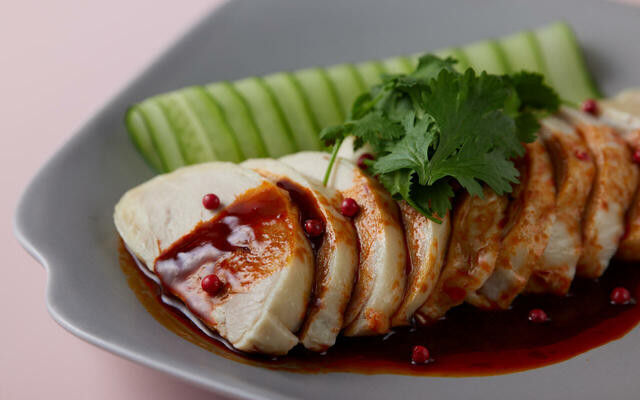 「よだれ鶏」<期間:2026年3月1日〜4月30日>【浅草で多彩なメニューをブッフェで楽しむ!「牛ロースのグリル」や「ラム肉のグリル」などの約100種の料理が食べ放題!】