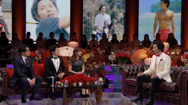 最終回直前トークスペシャルで、スタジオMCの今田耕司さん、藤森慎吾さん、指原莉乃さんと初対面する3代目バチェラーの友永真也さん