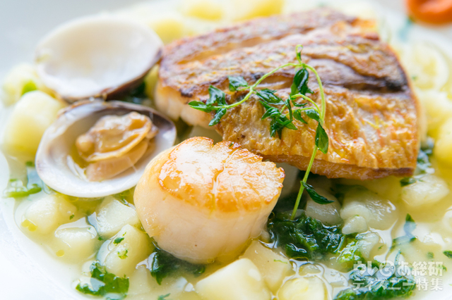 “ディズニー・イースター”ランチコース 5,000円｜東京ディズニーシー・ホテルミラコスタ「ベッラヴィスタ・ラウンジ」