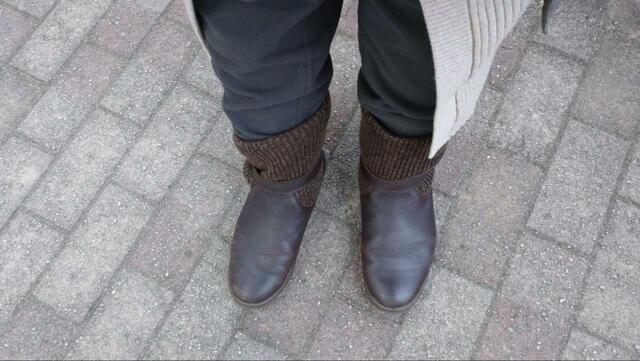 【ワークマン メディヒール(R)ルームスウェットパンツ 】ニットのブーツにインして外で着用   