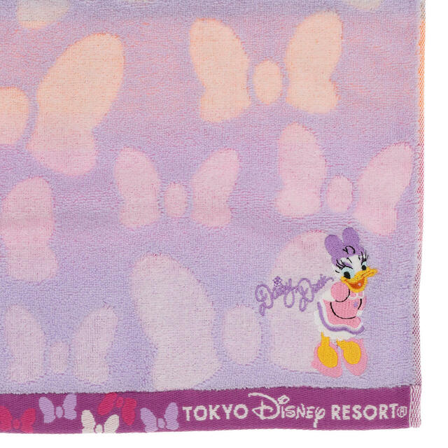 フェイスタオル 1,500円｜東京ディズニーリゾート「ドナルドダック」関連グッズ｜販売店舗：東京ディズニーランド「ギャグファクトリー/ファイブ・アンド・ダイム」、東京ディズニーシー「エンポーリオ」
