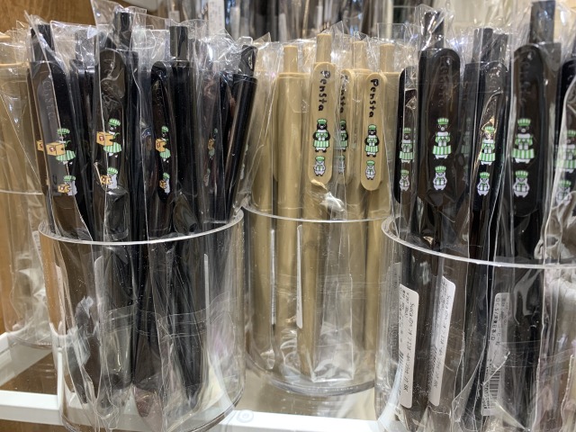 ここでしか手に入らないカフェデザインのボールペン