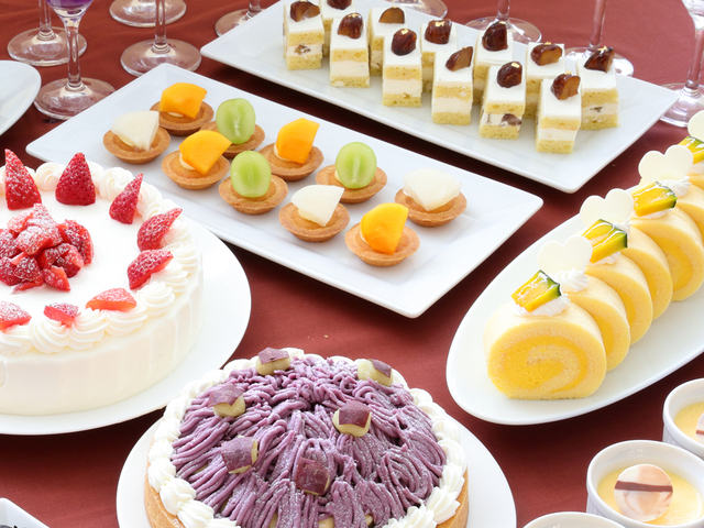 「月替わりスイーツ」<期間:2025年9月5日~11月30日>【松阪牛のステーキもハンバーグも食べ放題!「東京ベイ舞浜ホテル ファーストリゾート」の“贅沢ディナービュッフェ”!】