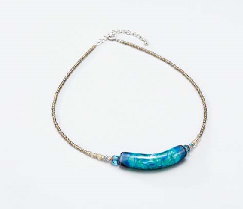 北見市【工房Ｇｌａｓｓ Ｓｏｕｌ】とんぼ玉ネックレス「清流（曲げ玉）」