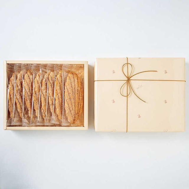 【東京みやげランキング】第10位：銀座ウエスト「リーフパイ8枚入」／表面のザラメ糖と軽やかなパイ生地が奏でる、心地よい歯触りと、リッチな味わいが特長