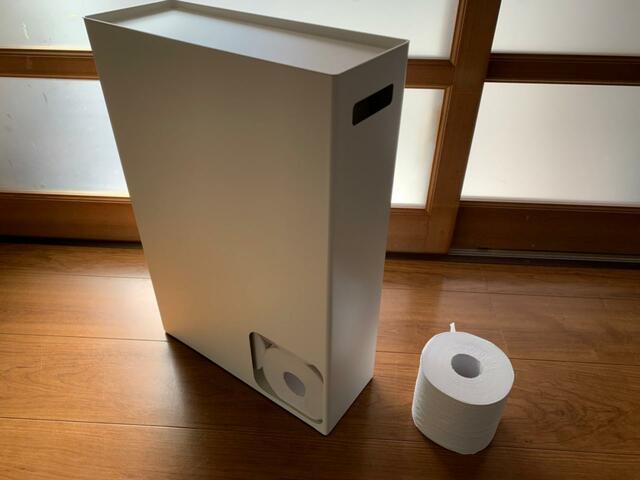 【山崎実業 トイレットペーパーストッカー ホワイト】12ロールのトイレットペーパーをスタイリッシュに収納