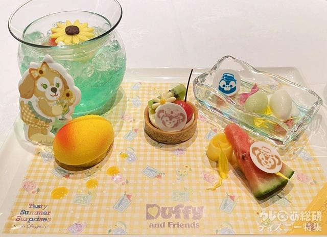 “ダッフィー＆フレンズのテイスティ・サマー・サプライズ”チャイニーズ・ティータイム デザートプレート