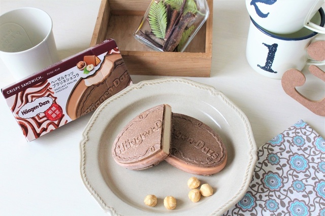 クリスピーサンド『ヘーゼルナッツプラリネショコラ』