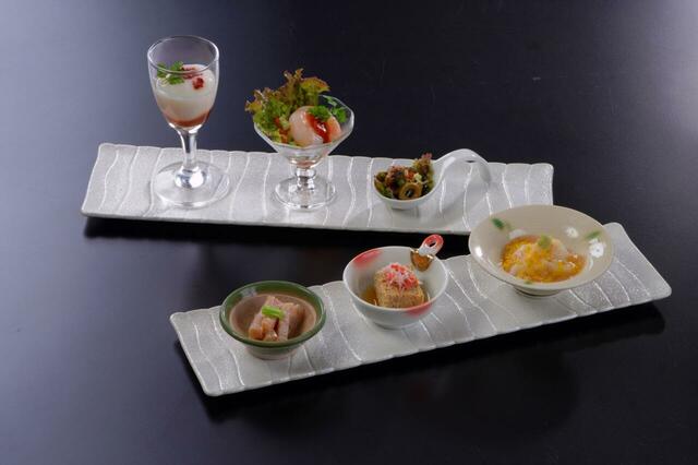 「冬のディナーブッフェ」<期間:2025年11月21日〜2026年1月31日>【香ばしく焼き上げた「サーロインステーキ」も「蒸し蟹」も食べ放題!松江エクセルホテル東急で『冬のディナーブッフェ』開催!】