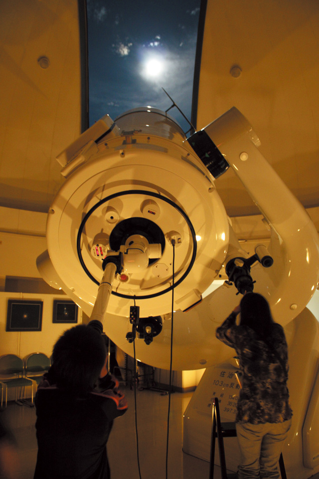 大型望遠鏡での夜間観望会も実施/鳥取市さじアストロパーク