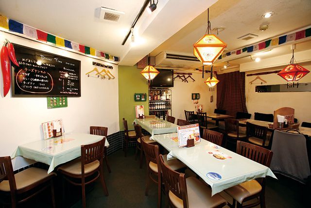 「焼きカレー」の名店／人形町・ヒマラヤンビレッジ　内観