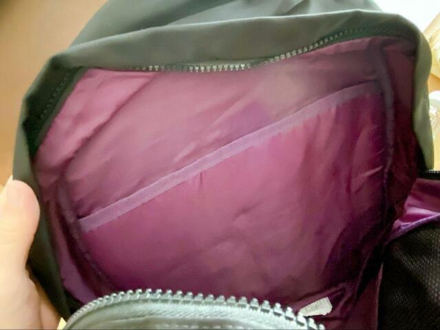 【ワークマン　アーバンマルチストレージリュック】内部の大きなポケットはクッション性があるのでノートPCもOK！もう1つのポケットはメッシュになっています