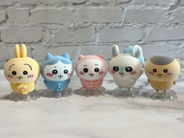 【ちいかわ　なんか小さくてかわいいどーる】5人を並べてみると…かわいさの暴力…！