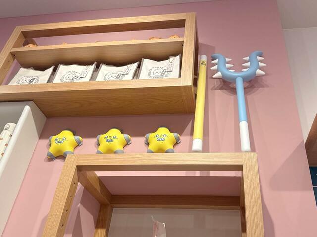 壁には三ツ星レストランの流れ星やハチワレのさすまたも♪