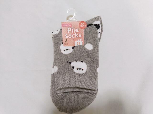 「婦人ショートクルー丈　パイル　シマエナガ　ドット柄（靴下）」110円（税込）