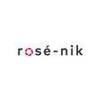 「rosé-nik」とは、大人のためのこだわりを持ったキャラクターグッズを作りたい。持った人に笑顔になってもらいたい。その思いを込めた新しいブランドが「rosé-nik」（ロゼニック）です。ワクワクと癒やしある日常を提供するために、「大人が持ちたいと思う」、「いつも一緒にいられる」、「心地よい」グッズを、アニメーション監督の幾原邦彦氏のアドバイスとともに企画していくブランドです。